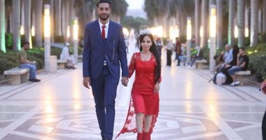 قصة حب سارة ومحمد تحدت فرق الطول والعمر والتنمر.. "عشق الروح مالوش آخر"..صور