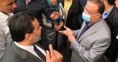 محافظ الإسكندرية يتابع إصلاح كسر ماسورة مياه وهبوط أرضي بشارع النصر.. صور