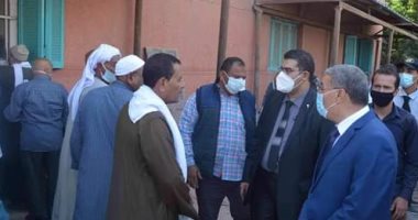 محافظ المنيا يتابع تطبيق الإجراءات الوقائية والاحترازية بعدد من المستشفيات