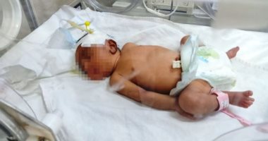 العثور على طفلة رضيعة ملقاة على الأرض فى شوارع مركز نجع حمادى