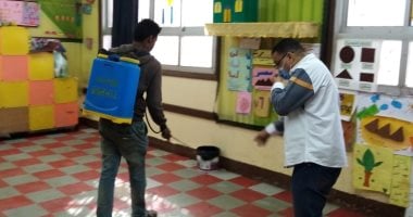 تعقيم وتطهير مقار اللجان الانتخابية بالدقهلية استعدادا لانتخابات النواب.. صور