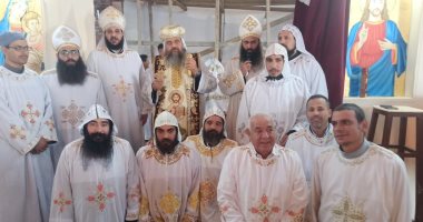 أسقف منفلوط يدشن كنيسة جديدة ويُرقى راهبين لرتبة "قسيس"
