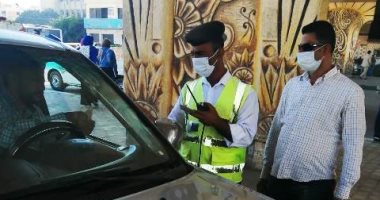 محافظ الشرقية : تغريم 54 سائق لعدم الإلتزام بإرتداء الكمامة الواقية