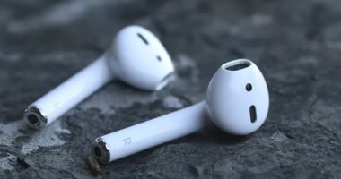 مكنسة كهربائية لالتقاط سماعات الأذن المفقودة بمحطات القطار اليابانية