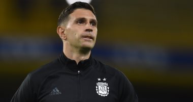 استدعاء حارس أستون فيلا لمنتخب الأرجنتين استعدادا لمواجهتى باراجوى وبيرو