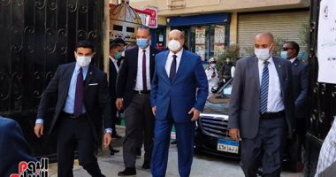 قيادات البرلمان يدلون بأصواتهم بأول أيام المرحلة الثانية لانتخابات مجلس النواب..عبد العال يؤكد انطلاق الانتخابات بجو من النزاهة.. ورئيس الشيوخ: نشهد عرسا ديمقراطيا.. ووزير المجالس النيابية للناخبين: صوتكم أمانة