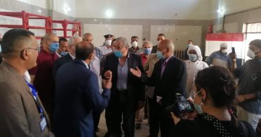 وزير التموين يتفقد المخبز الآلى بالأقصر ويثنى على جودة الخبز..فيديو و صور