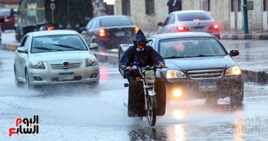 برق ورعد وأمطار غزيرة تضرب الإسكندرية
