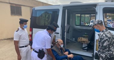 الشرطة تليى رغبة مسن وتنقله للجنته الانتخابية بالنزهة