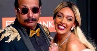 محمد ثروت يكشف نتيجة المسحة الطبية له وزوجته بعد العودة من الجونة