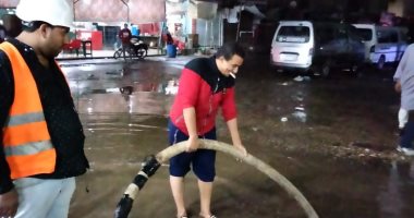 شفط مياه الأمطار بمركزى أوسيم ومنشأة القناطر فى الجيزة.. صور