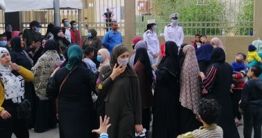 إقبال المواطنين على لجنة تحيا مصر فى الأسمرات للإدلاء بأصواتهم