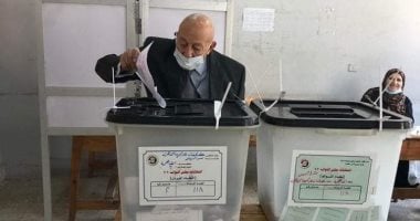 رئيس القومى لحقوق الإنسان يدلى بصوته فى انتخابات مجلس النواب