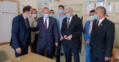 محافظ القليوبية يشيد بالإجراءات الوقائية خلال جولته بلجان الانتخابات بالخصوص.. صور