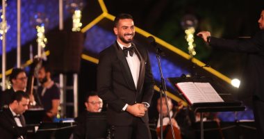 محمد الشرنوبى يطرب جمهور الموسيقى العربية بأغانى الزمن الجميل.. صور