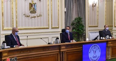 الحكومة: القاهرة والإسكندرية أعلى المحافظات إصابة بحالات كورونا والمنوفية وسوهاج الأقل.. ووزيرة الصحة: مصر ضمن أفضل 100 وجهة لقائمة السفر الآمن حول العالم والبلد الوحيدة التى عادت بها الأنشطة الفنية والثقافية