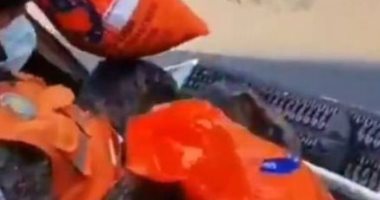 هليكوبتر تلقى مساعدات على المتضررين من العاصفة إيتا فى جواتيمالا.. فيديو