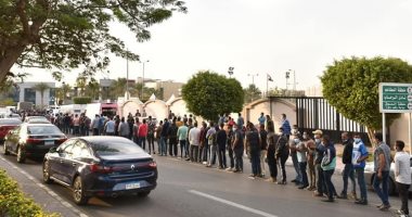 قبل إغلاق صناديق الاقتراع.. طوابير وإقبال مكثف من سكان الرحاب للمشاركة فى انتخابات مجلس النواب