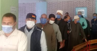 زحام أمام لجان انتخابات النواب بالمحلة بعد ساعتين من فتح باب التصويت.. صور