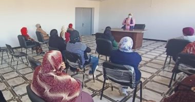 حملة توعية لموظفى الوحدة المحلية بمدينة رأس غارب عن فيروس كورونا وطرق الوقاية