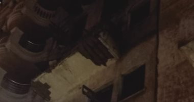 سقوط أجزاء من عقار بطريق كورنيش الإسكندرية بدون وقوع خسائر.. صور