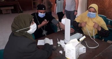 فحص 400 ألف مواطن فى بنى سويف بحملة رئيس الجمهورية "100 مليون صحة".. المبادرة يتم تنفيذها فى 7 إدارات صحية بـ135 فريقا ثابتا ومتحركا.. والعمل 12 ساعة من 9 صباحا.. والخدمة تشمل الكشف المبكر عن الاعتلال الكلوى 