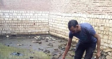 شكوى من سوء الصرف بقرية أبوجرج ببنى مزار فى المنيا.. ورئيس المدينة يرد
