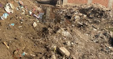 شكوى من تراكم مخلفات تطهير الترعة بعزبة خالد مدينة قليوب.. المحافظ يستجيب