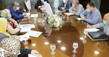 محافظ كفر الشيخ يناقش أعمال إنشاء الـ3 مصانع جديدة والمدفن الصحى بالمحافظة