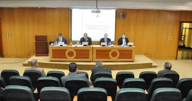 رئيس جامعة كفر الشيخ : متابعة الدراسة بنظام التعليم الهجين  