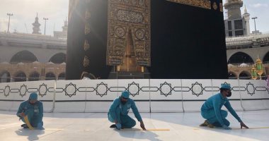 شئون الحرمين تحدد مسارات الطواف لتحقيق التباعد مع زيادة أعداد المعتمرين.. صور