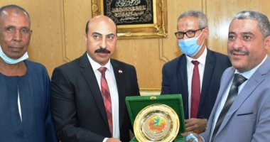 محافظ أسوان: تنمية ورفع كفاء 3 قرى بكوم أمبو بتكلفة 4,5 مليون جنيه.. فيديو