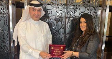 سفير البحرین بالقاهرة يستقبل رئيسة لجنة التنمية المستدامة بالمستثمرات العرب