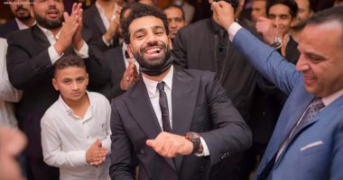 محمد صلاح وابنته مكة يرقصان في حفل زفاف شقيقه على أغنية عود البطل.. فيديو