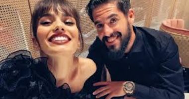 زوجة إيسكو نجم ريال مدريد ترد بسخرية على انتقادات الجماهير 