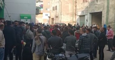 زحام على مكاتب البريد لشراء كراسات إعلان الإسكان الاجتماعى بالشرقية .. صور