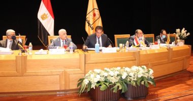 وزير التعليم العالى يرأس اجتماع مجلس شئون التعليم والطلاب للاستفادة من بنك المعرفة
