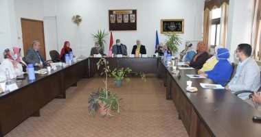 رئيس جامعة قناة السويس: ضرورة توافر صف ثانى بجميع الأقسام وكل قطاعات الكلية