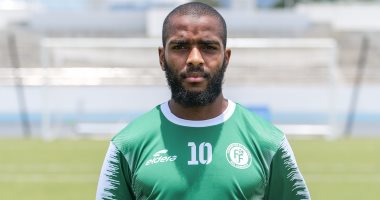 مجموعة مصر.. جزر القمر بعشرة لاعبين تتقدم على كينيا 1 - 0 بالشوط الأول