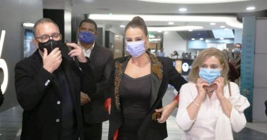 بدء عرض فيلم "بالصدفة" بحضور كارول سماحة في مهرجان الإسكندرية