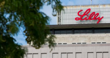 تناقض جرعات عقار "إيلي ليلي" المرخص من FDA لعلاج كورونا يثير حيرة الأطباء