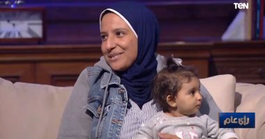 لاعبة نادى وادى دجلة تكشف كواليس صورة رضاعتها لابنتها داخل الملعب