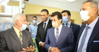 وزير الشباب والرياضة يفتتح معرض الكتاب بنادي طلعت حرب