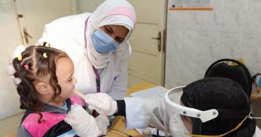 فحص وعلاج 1696 مواطن بمبادرة حياة كريمة بقرية تندة بالمنيا