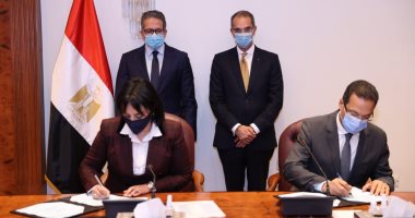 وزيرا السياحة والاتصالات يوقعان بروتوكولا لتطوير البنية التكنولوجية لوزارة السياحة