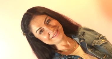 لسة قمر.. أحدث ظهور لوفاء سالم بلوك شبابى.. والجمهور:"ممكن واحدة بهبك مهمد"