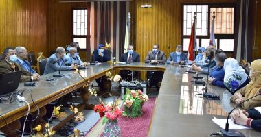 رئيس جامعة بنى سويف يوجه بمركزية المعامل بين الآداب والألسن