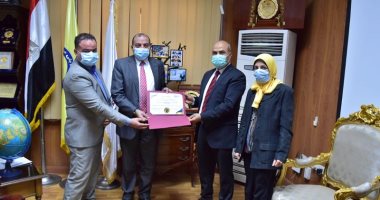 "الأعلى للجامعات" يعتمد مركز التدريب على تكنولوجيا المعلومات بجامعة بنى سويف