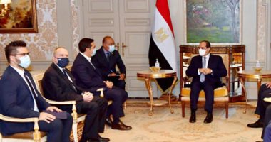 السيسى يزور البرلمان اليوناني.. الرئيس يستعرض الرؤية المصرية الشاملة حول مكافحة الإرهاب والفكر المتطرف والهجرة غير الشرعية.. ويؤكد: ترسيم الحدود البحرية يتيح تعظيم الاستفادة من مخزون الغاز الطبيعي