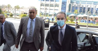 وزير الاتصالات يتفقد المركز الأولمبى بالمعادى ويثنى على منشآته وتطوره